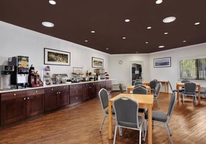 Ultimate Family Vacation! Lovely Unit, Near Attractions Pool, Parking