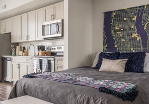 UNBELIEVABLE CITY VIEWS IN UPTOWN HIGH-RISE STUDIO