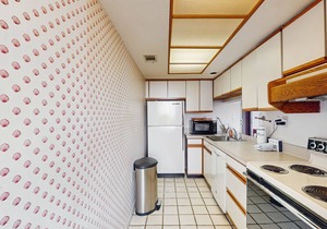 Unique condo w/bay view, balcony & spiral staircase - great location