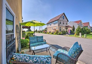 Unique Townhouse in Bavarian-Style Neighborhood!