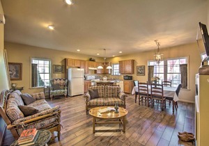 Unique Townhouse in Bavarian-Style Neighborhood!