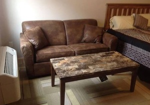 Unit 1: Cozy Studio Microhotel with Full Kitchen.