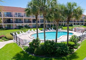 Updated, Classy Ground Floor Condo-Sea Place 12119