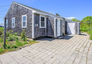 Updated duplex with gas grill and central AC - close to beach