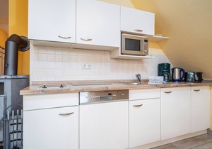 Upper floor apartment MR-2 in the MEERESRAUSCHEN house in the Baltic seaside resort of Wustrow