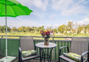 Upper floor apartment MR-2 in the MEERESRAUSCHEN house in the Baltic seaside resort of Wustrow