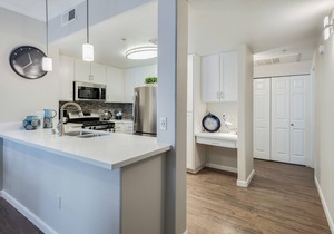 Upscale 2/2 Home in Roseville With Private Garage