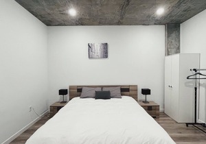 Upscale 2BD Apartment close to Americana