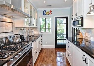 Upscale Myers Park 2BR King Condo | Porch |Private