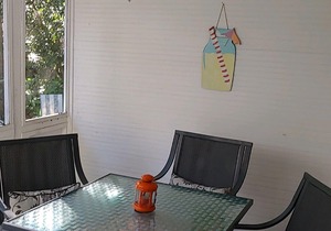 Uptown Classic Bungalow Walk to Castillo de San Marcos, Ripley's, Restaurants!