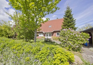 Vacation apartment close to the beach with a beautiful garden - Ferienhaus Gisela