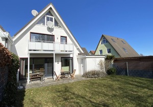 Vacation apartment in a quiet location and with balcony - Ferienhaus Solamar FeWo OG