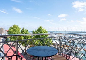 Vacation directly on the historic Alter Strom