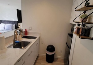 Venice Beach Studio Steps to the Beach and Sand A+