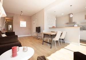 Very Sunny. 2 BR Apartment with Terrace