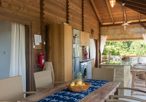 Veuve Noire - Private pool + Free Wifi + Outdoor Showers