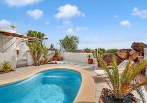 Villa ∙ 2 bedrooms ∙ 4 guests