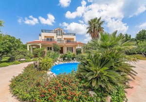 Villa ∙ 5 bedrooms ∙ 10 guests