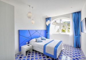 Villa Clarice A, fully refundable with voucher*: A bright and sunny apartment in a quiet position, located on a hillside above the sea, with Free WI-FI.