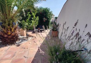 Villa Empuriabrava on main canal with 13 m private mooring, private pool, air con in all rooms, non-smoking