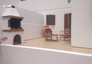 Villa Helios with Private Pool and Garden with Barbecue and Free Wi-Fi