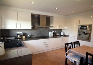 Villa in the Privileged Urbanization "Els Olivars" of PAU. Unbeatable views over the Bay o