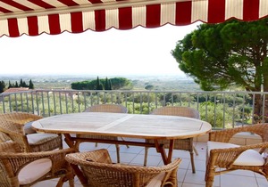 Villa in the Privileged Urbanization "Els Olivars" of PAU. Unbeatable views over the Bay o