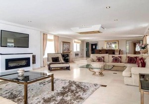 Villa Issabella by Rafleys