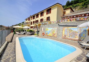 Villa Laila B, fully refundable with voucher*: A pleasant and spacious apartment which faces the sun and the sea, with Free WI-FI.