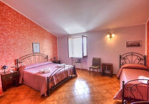Villa Laila B, fully refundable with voucher*: A pleasant and spacious apartment which faces the sun and the sea, with Free WI-FI.