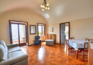 Villa Laila D, fully refundable with voucher*: A pleasant and spacious apartment which faces the sun and the sea, with Free WI-FI.
