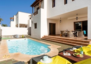 Villa Las Salinas: Large Heated Private Pool, Walk to Beach, A/C, WiFi