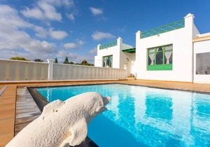 Villa Sol y Mar: Large Heated Private Pool, Sea Views, WiFi