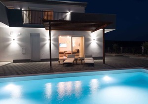Villa with pool and WIFI