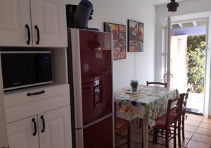 Villa with pool, sandy beach 300 m away, Gulf of Saint-Tropez, Sainte-Maxime