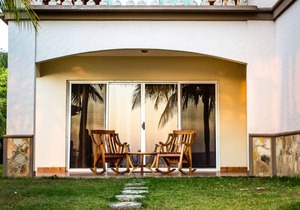 Villas Iguana A-13: Beachfront Condo