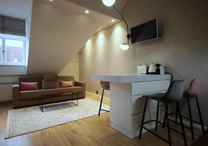 Vista Riverside Andel Suites