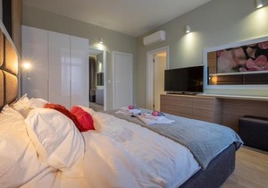 Vitosha Blvd Luxury 2-Bedroom, 2-Bathroom with Balcony