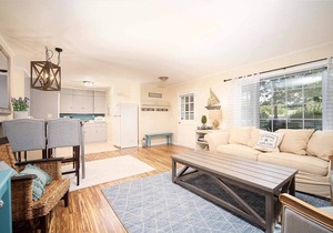 Walk To Beaches, Main Street, and Harbor. 1BR Cottage. Quiet Area. Captain Gosnold Village 16A