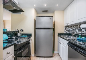 Walk to Crescent Beach | Lanai Bay Views | Heated Pool | Ground Floor | Private Fishing Pier