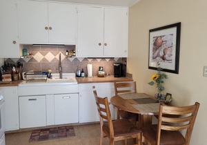 Walk to Historic Downtown Silver City 1017 N. Bennett St.