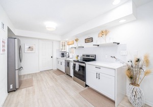 Walkable Uptown, Kids Playhouse, Close to Beach!