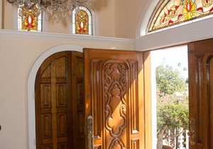 WALKING DISTANCE FROM 5 STAR RESTURANTS!!