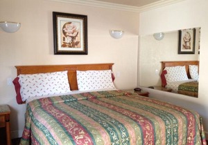 Walls Motel Long Beach