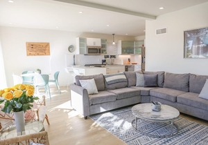 Waterfront 2BDRM with Patio in Playa Del Rey