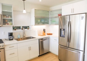 Waterfront 2BDRM with Patio in Playa Del Rey