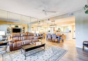 Waterfront Escape w/a Furnished Balcony, Harbor View, Fast WiFi, & Shared Pool