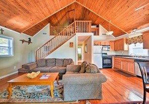 Waterfront High Rock Lake Cottage with Private Dock!