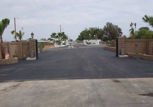 WATERFRONT*PRIVATE BOAT RAMP*SANDY BEACH *GATED COMMUNITY, 3.5 bedrooms, 2 bath