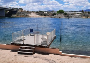 WATERFRONT*PRIVATE BOAT RAMP*SANDY BEACH *GATED COMMUNITY, 3.5 bedrooms, 2 bath